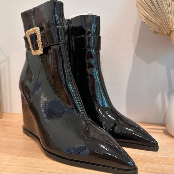 NEW Sam Edelman Black Patent Leather “Weslie” Heeled Boots Gold Buckle 7.5 - Picture 3 of 7